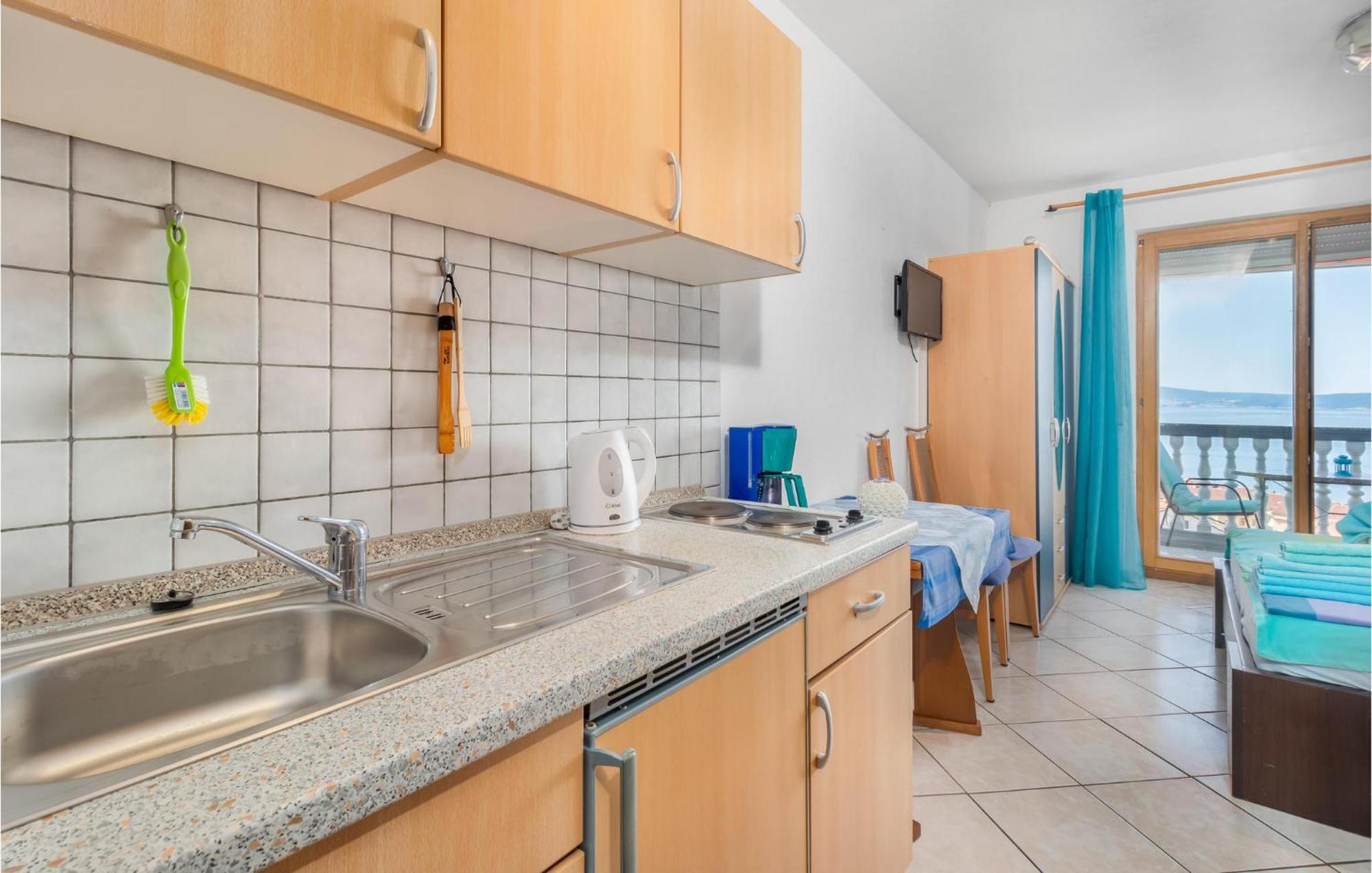 1 Bedroom Cozy Apartment In 茨里克韦尼察 外观 照片