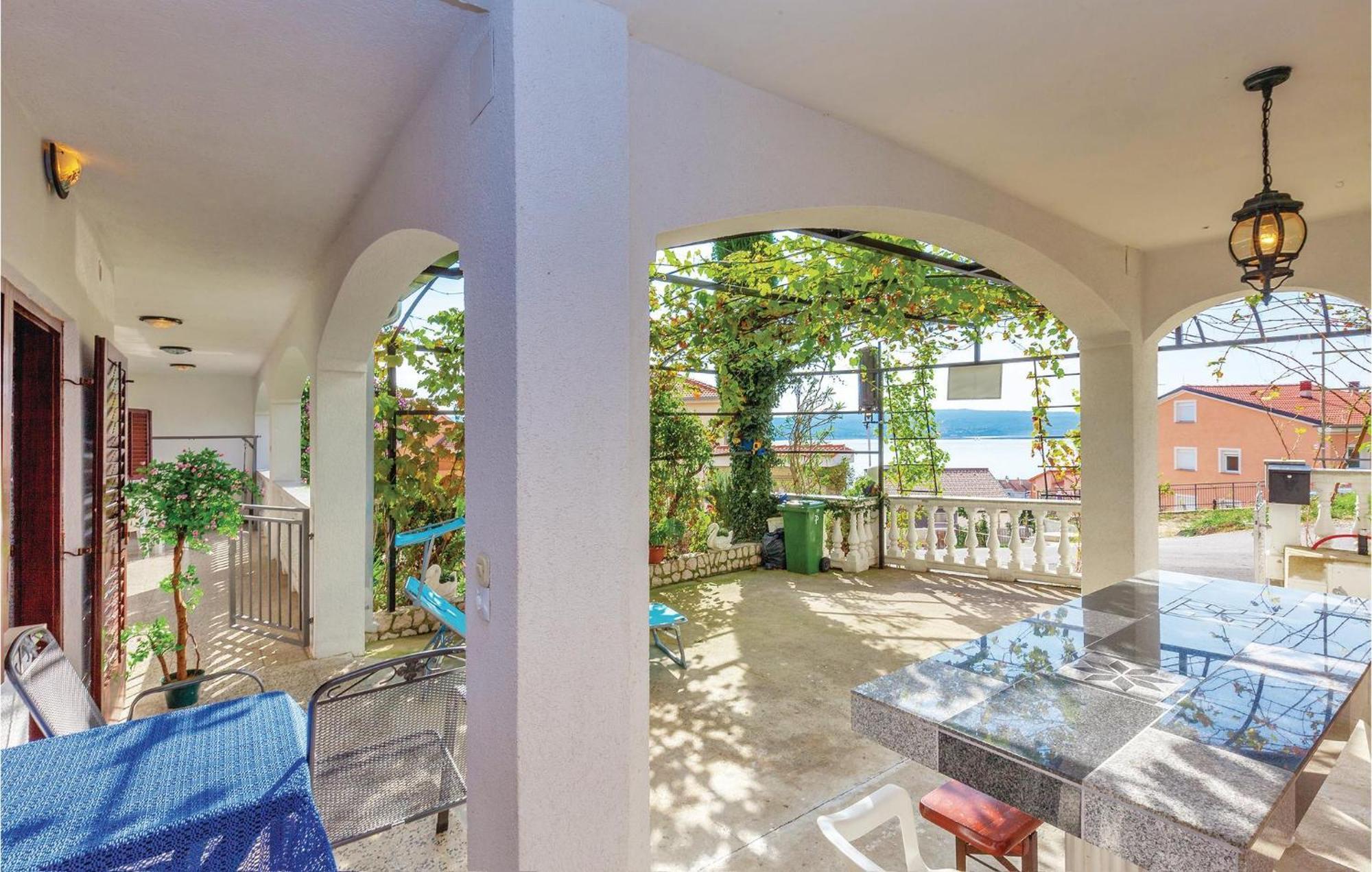 1 Bedroom Cozy Apartment In 茨里克韦尼察 外观 照片