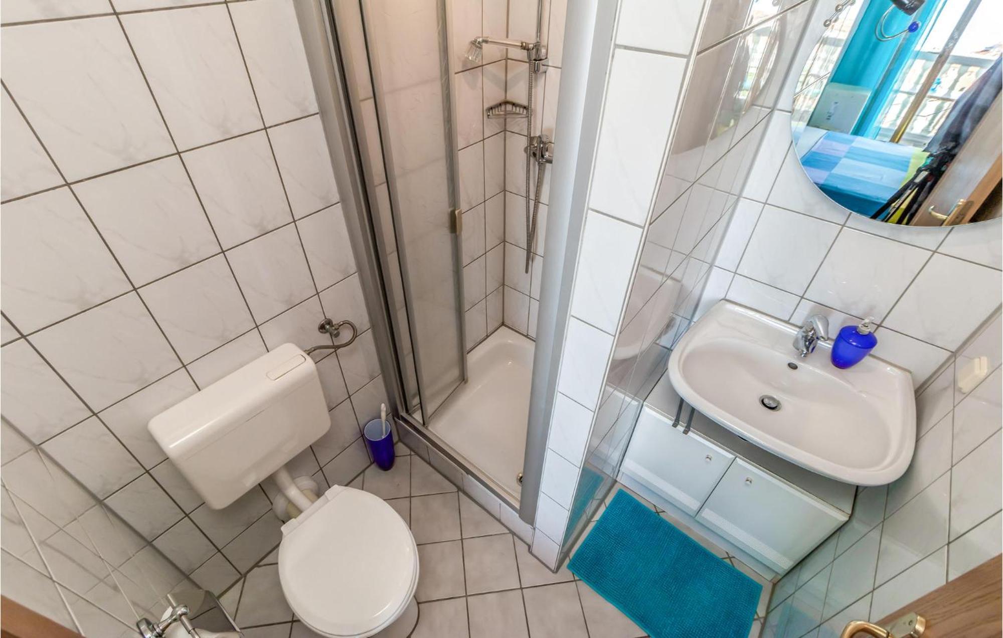 1 Bedroom Cozy Apartment In 茨里克韦尼察 外观 照片